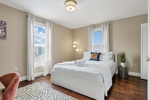 2 habitaciones, escritorio, tabla de planchar con plancha y wifi 