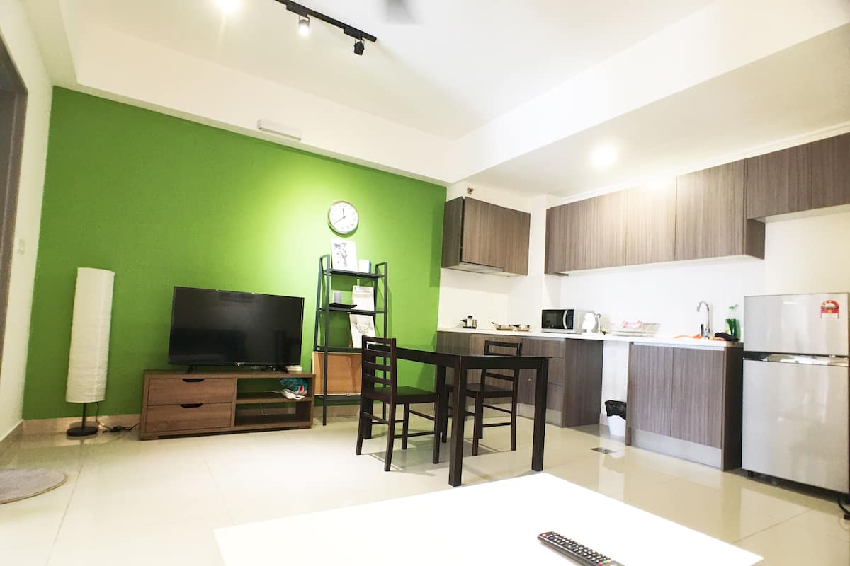 Desk, laptop workspace, iron/ironing board, free WiFi