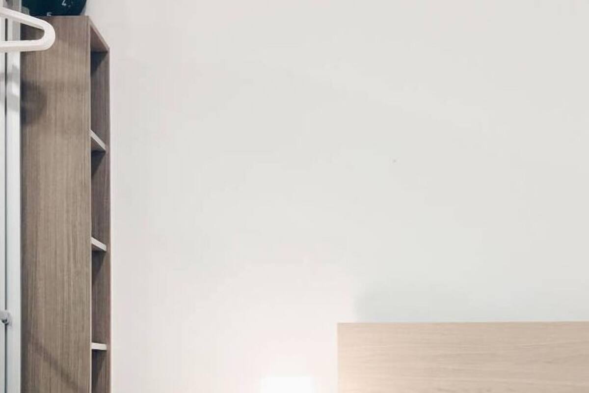 Lisbon Studio B803 | Desk, laptop workspace, iron/ironing board, WiFi (free)