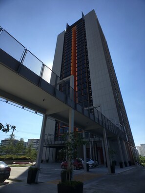 Exterior detail - Cozy Kanvas Soho Suites (Cyberjaya)