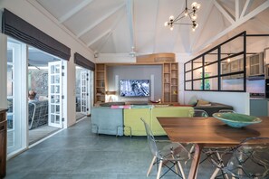 Living room - Gypsy Villa Layan (Choeng Thale)