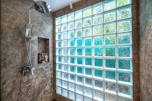 Villa Design | Douche de la salle de bain