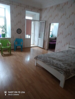 2 bedrooms, WiFi - An apartment with a terrace in the center (Odessa)