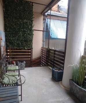 Terrace/patio - An apartment with a terrace in the center (Odessa)