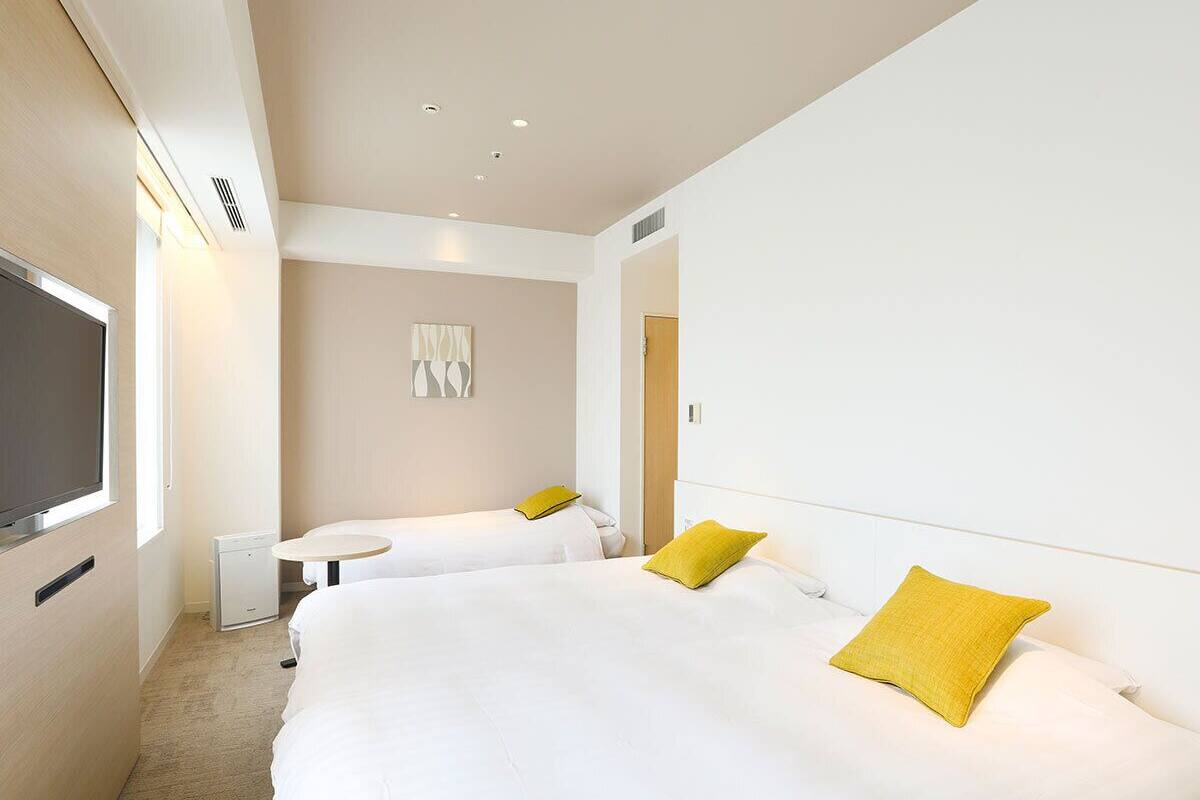 Triple Room | Desk, free WiFi, bed sheets