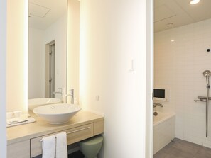 Free toiletries, hair dryer, slippers, electronic bidet - Tenza Hotel at Sendai Station (Sendai)