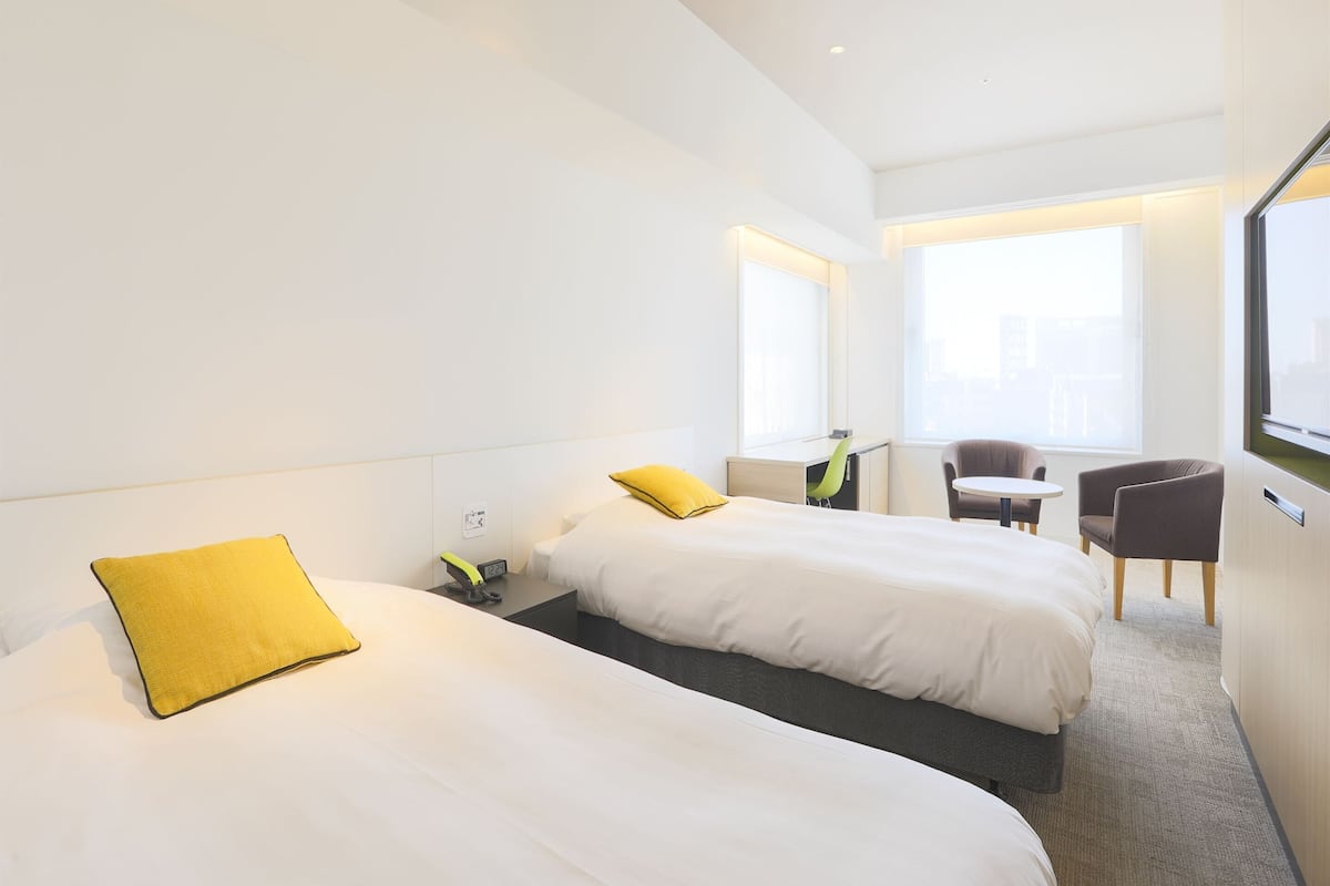 Desk, free WiFi, bed sheets
