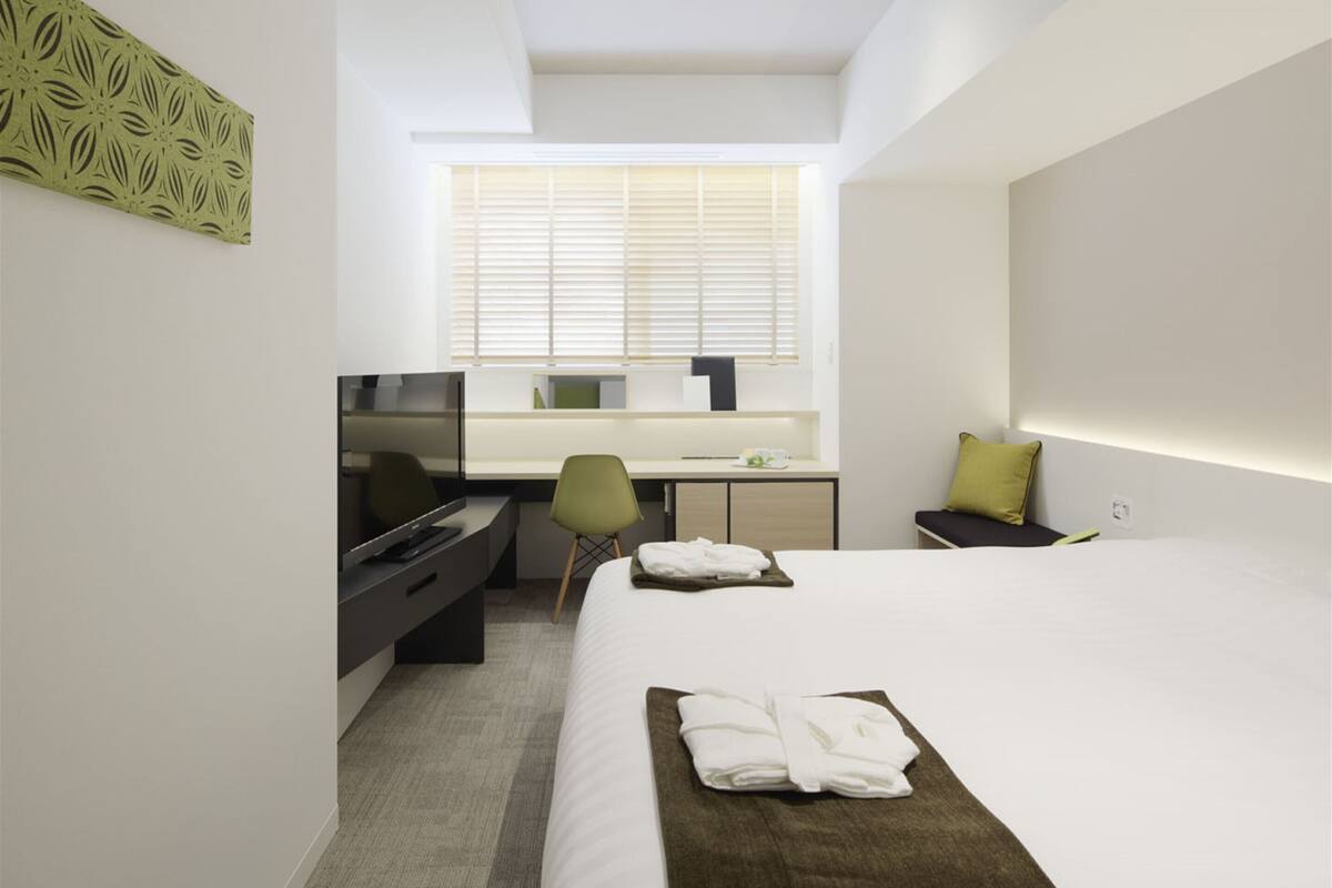 Desk, free WiFi, bed sheets