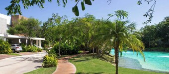Casa Moderna en Mérida: Alberca Privada, WiFi y 3 Habitaciones