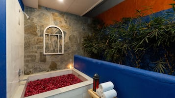 Executive Room, Bathtub | Private spa tub