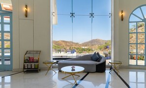 Lobby sitting area - Ramee Royal Resort & Spa Udaipur (Udaipur)