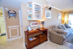 Condo, 2 Bedrooms | Living area