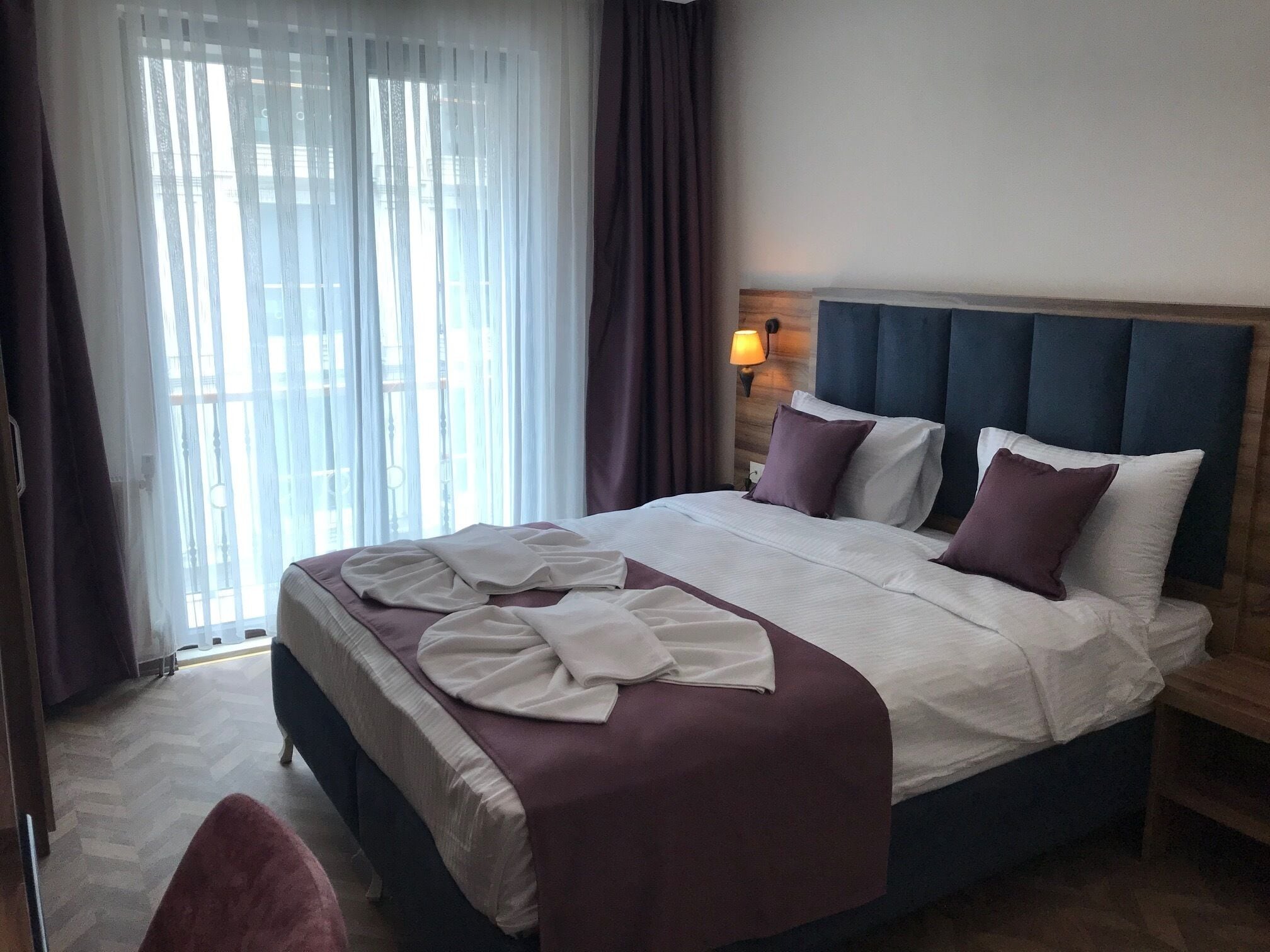 standard double room | in-room safe, free wifi, bed sheets