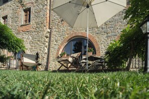 Departamento, 2 habitaciones, vista al jardín | Terraza o patio