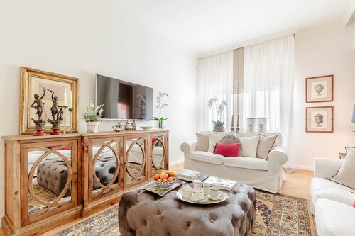 2 bedrooms, Terrace and Private Parking in Lucca