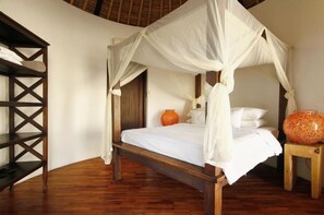 3 bedrooms, in-room safe, free WiFi, bed sheets - 3Bdr Luxurious Villas in Seminyak (Kuta)