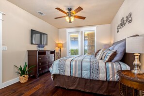 2 chambres, fer et planche Ă repasser, Wi-Fi gratuit, draps fournis