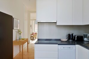 Fridge, microwave, oven, dishwasher