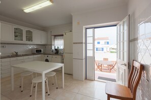 Frigorífic, microones, forn i rentaplats 