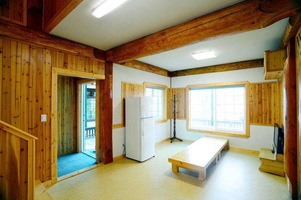 Deluxe Room (Hae-Mat-Ee) | Living area | Flat-screen TV