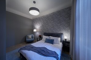 2 chambres, fer et planche à repasser, Wi-Fi, draps fournis