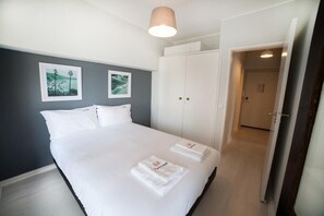 Iron/ironing board, free WiFi, bed sheets - FLH Ericeira Beach S. Sebastião (Ericeira)