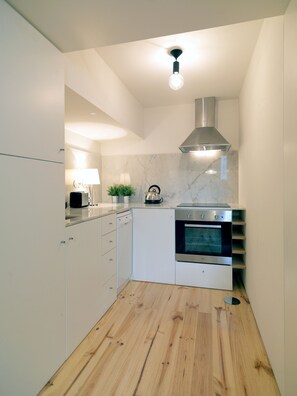 Refrigerador, microondas, horno y lavavajillas