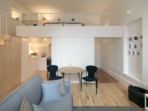TV - FLH Porto Modern Flat (Oporto)