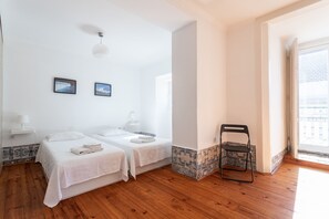 2 bedrooms, iron/ironing board, free WiFi, bed sheets - FLH Sé Apartment (Lisbon)