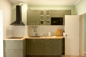 Fridge, microwave, oven, dishwasher