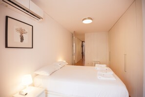 2 quartos, ferros/tábuas de passar roupa, Wi-Fi de cortesia