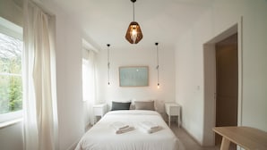 2 bedrooms, iron/ironing board, WiFi (free), bed sheets - FLH Estrela Comfortable Flat (Lisbon)