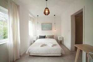 2 bedrooms, iron/ironing board, free WiFi, bed sheets - FLH Estrela Comfortable Flat (Lisbon)