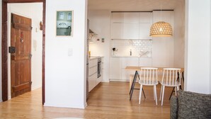 Dining - FLH Estrela Comfortable Flat (Lisbon)