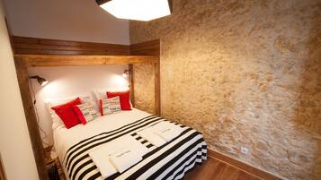 2 slaapkamers, een strijkplank/strijkijzer, gratis wifi, beddengoed