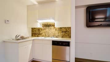 Deluxe Room, 1 Queen Bed, Non Smoking, Refrigerator & Microwave | Free WiFi, bed sheets