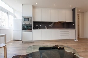 Refrigerador, microondas, horno, lavavajillas