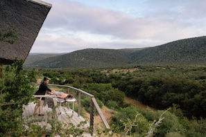 Soins corporels, massages des tissus profonds, enveloppements corporels