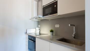 Refrigerador, microondas, horno y lavavajillas