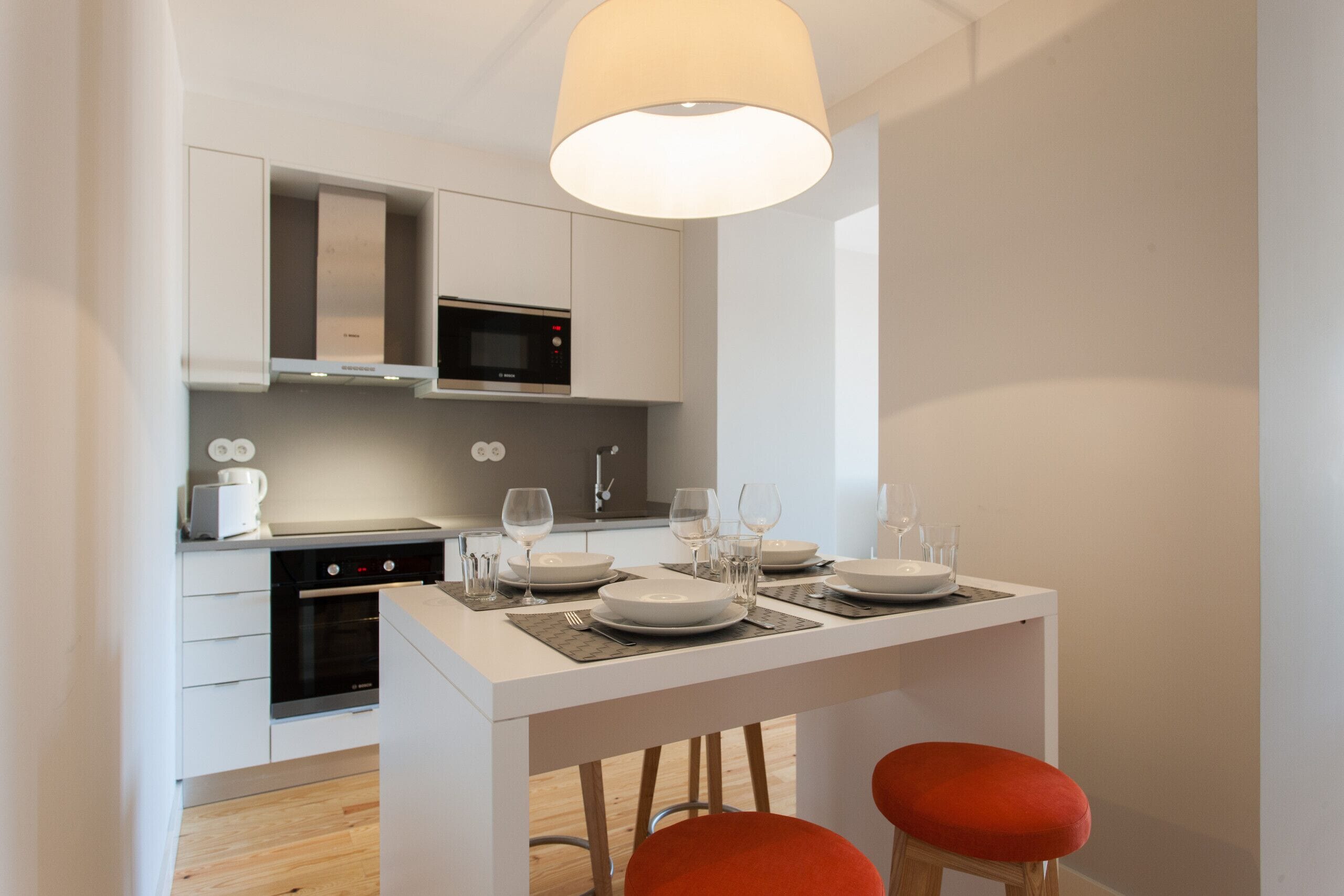 Refrigerador, microondas, horno y lavavajillas 