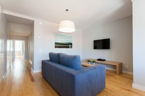 TV - FLH Príncipe Real Luxus Apartment II (Lisbon)