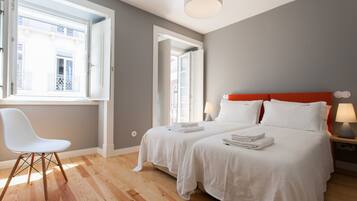 1 habitación, tabla de planchar con plancha, wifi gratis y ropa de cama