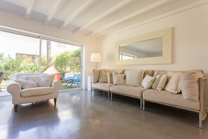 TV - FLH Melides Beach House (Melides)
