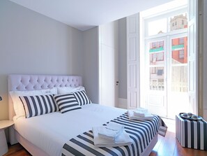 Fer et planche à repasser, Wi-Fi gratuit, draps fournis