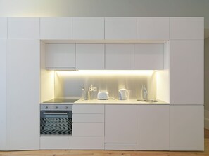 Réfrigérateur, micro-ondes, four, lave-vaisselle