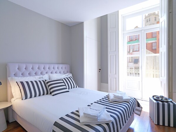 Iron/ironing board, free WiFi, bed sheets