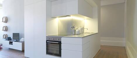 Frigorifero, microonde, forno, lavastoviglie