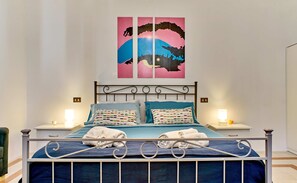 1 Schlafzimmer, Schreibtisch, Bügeleisen/Bügelbrett, Reisekinderbett