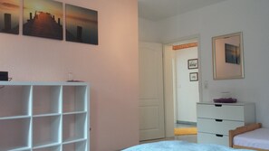 1 soverom, strykejern/-brett, reiseseng for barn og wi-fi (inkludert)