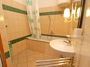 Bathtub